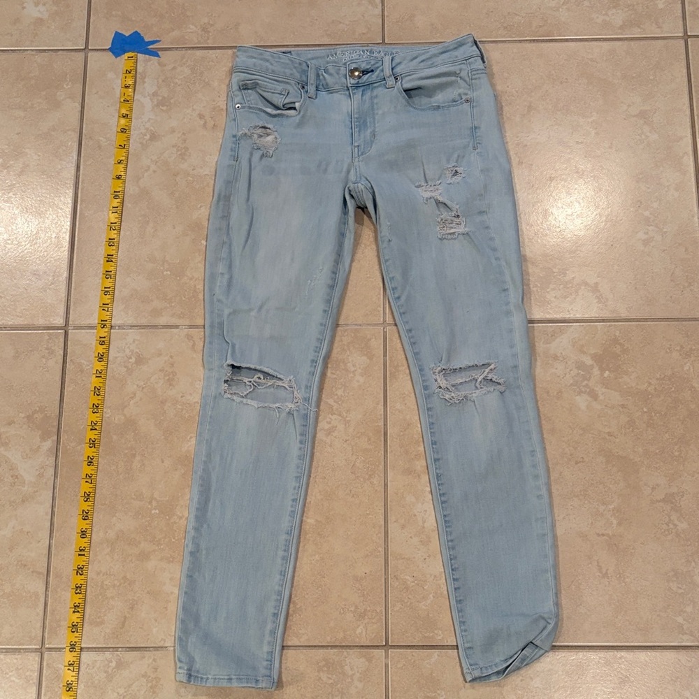 American Eagle Outfitters Light Blue Distressed Skinny Jeans